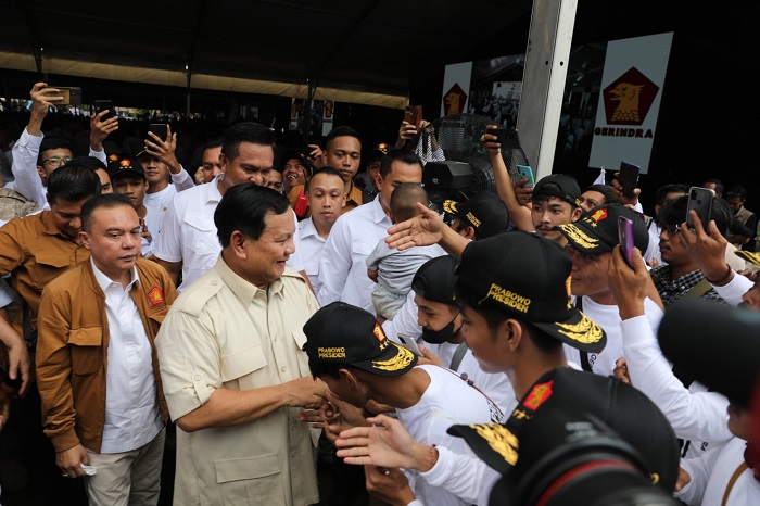 Ketua Umum Partai Gerindra Prabowo Subianto saat bersama Masyarakat. (Facbook.com/@Prabowo Subianto)
