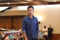 Cawapres Gibran Rakabuming Raka hadir dan berkonsolidasi dengan Relawan Solidaritas Anak Muda untuk Toleransi Indonesia (SAKTI) dari 28 Kabupaten/Kota se-Provinsi Jawa Tengah di The Sunan Hotel Solo, Kamis 11 Januari 2024. (Dok. TKN Praɓowo - Gibran)