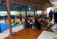 Korban atas peristiwa tanah longsor yang terjadi di Kampung Cipondok Kabupaten Subang. (Facebook.com/@Badan Nasional Penanggulangan Bencana)

