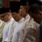 Menteri Pertahanan dan presiden terpilih 2024-2029 Prabowo Subianto melaksanakan ibadah salat Idul Fitri 1445 H di Masjid Nurul Wathon. (Dok. Tim Media Prabowo)

