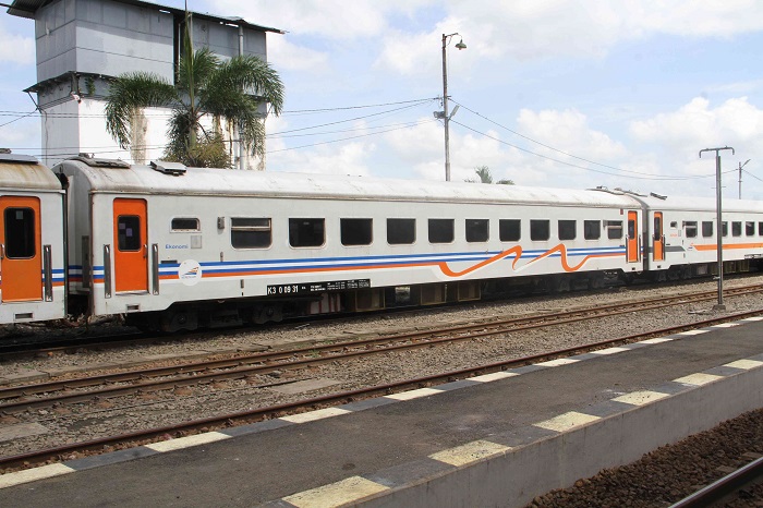Kereta Api Indonesia Tambah Belasan Kereta Tambahan Saat Liburan Hari Raya Idul Adha. (Dok. Blitarkota.go.id)