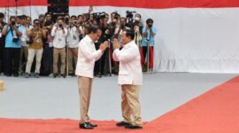 Presiden terpilih Prabowo Subianto bersama Presiden Jokowi. 