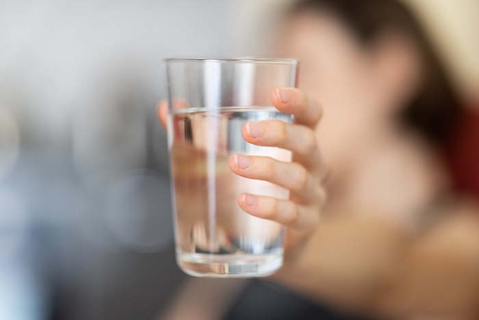 5 Cara Hentikan Batuk dengan Cara Sederhana salah satunya kumur dengan Air Garam. (Pixabay.com/Engin_Akyurt)