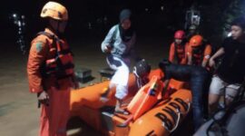 BPBD bersama tim gabungan melakukan upaya penanganan darurat usai banjir terjadi di Kabupaten Trenggalek, Provinsi Jawa Timur, Senin (19/5/2025). (Dok. BPBD Kabupaten Trenggalek)