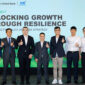Cathay United Bank and Indovina Bank (IVB) co-hosted the “2026 CONNECT: Unlocking Growth Through Resilience” seminar, bringing together industry leaders to discuss corporate resilience, risk management, and sustainable growth. Representatives from Cathay United Bank, Indovina Bank, and VietinBank Insurance pose for a group photo during the seminar. (Photo provided by Cathay United Bank)